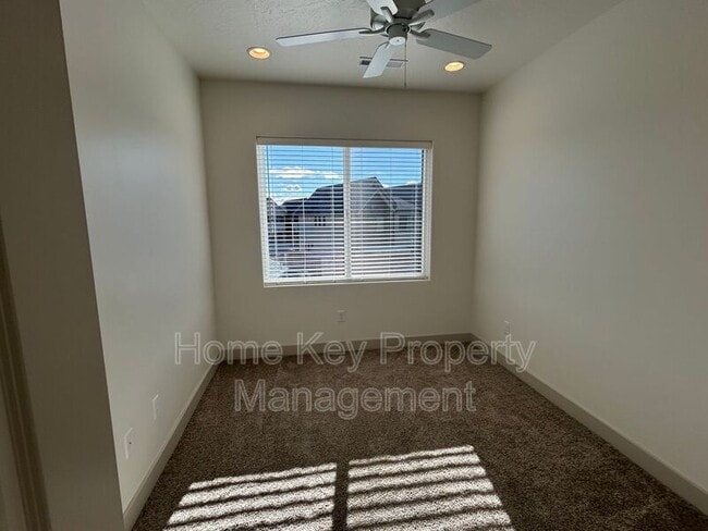 Building Photo - 960 Heritage Dr
