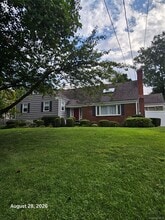 Building Photo - 60 Ramona Ct