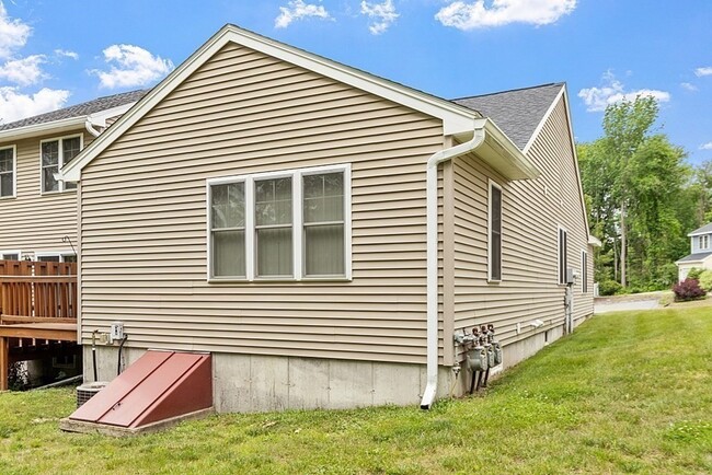 Building Photo - 15 Water Wheel Cir