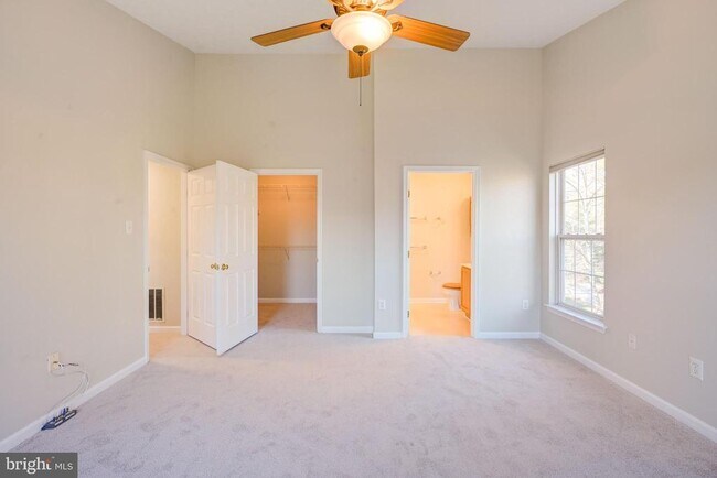 Building Photo - 4933 Riders Ct