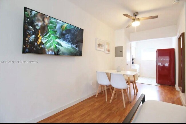 Building Photo - 7721 Harding Ave