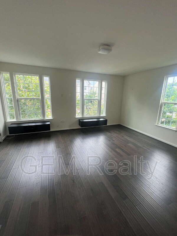Building Photo - 1642 Dorothy Ln