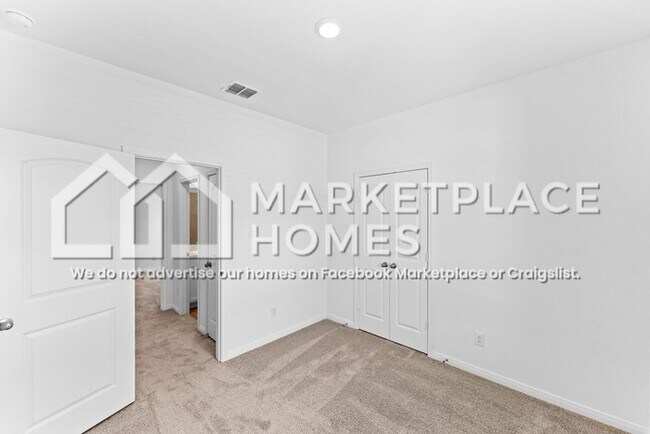 Building Photo - 1139 Amy Dr