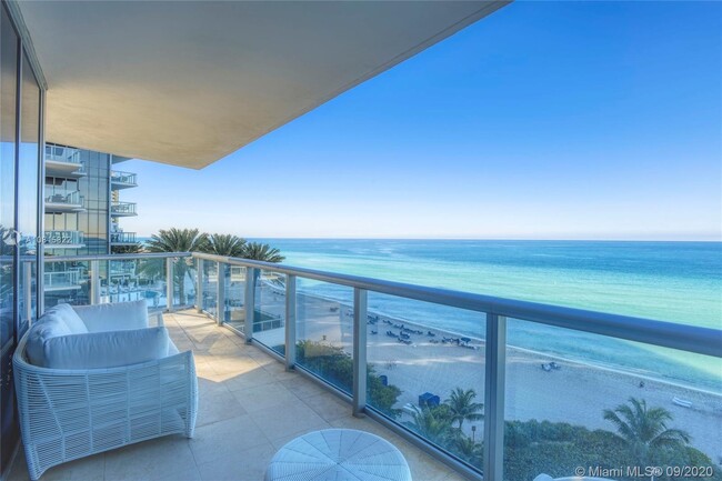 Building Photo - 17001 Collins Ave