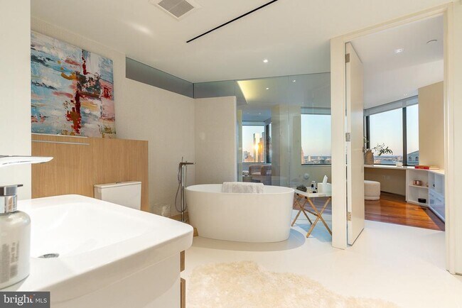 Building Photo - 210 W Rittenhouse Square