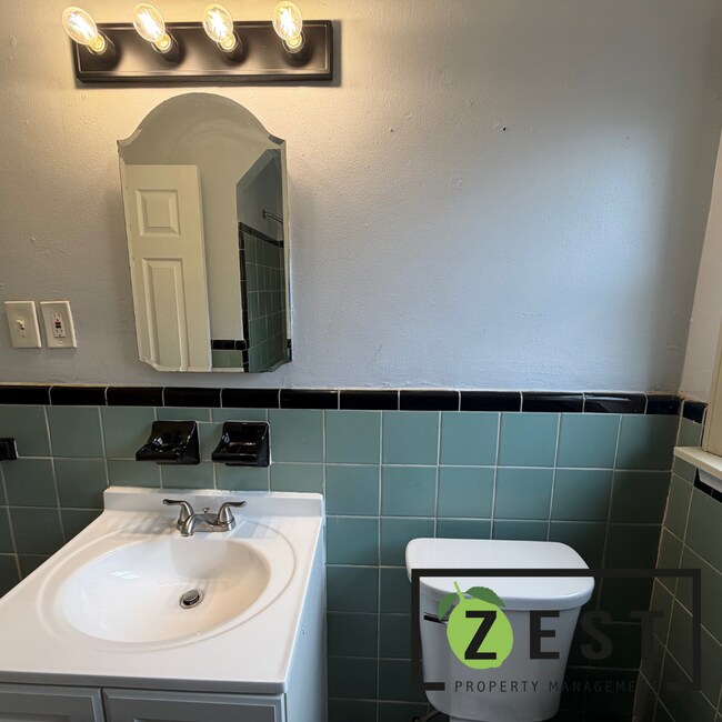 Building Photo - WELCOME HOME!