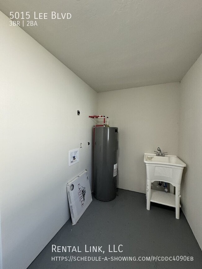 Building Photo - 5015 Lee Blvd