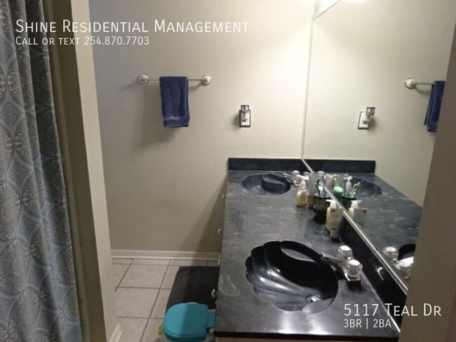 Building Photo - 5117 Teal Dr