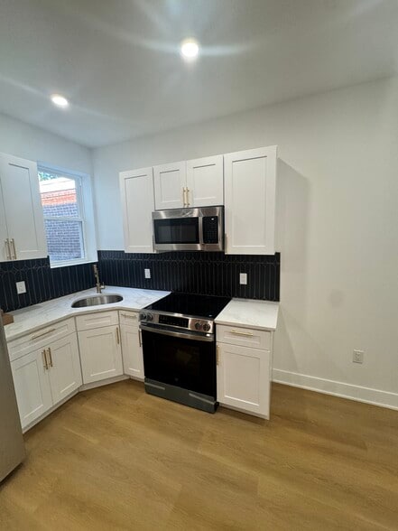 Primary Photo - 1325 Kerbaugh St