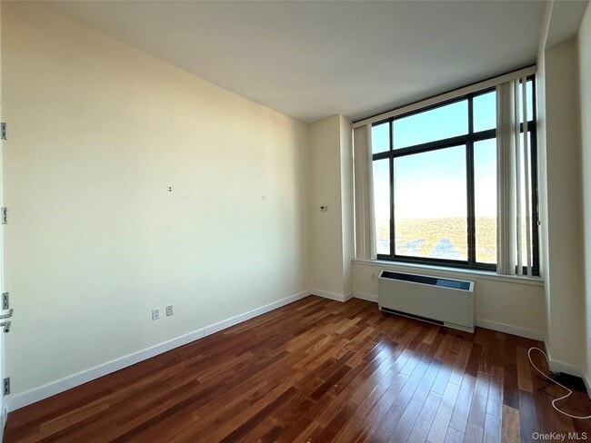 Building Photo - 10 City Pl