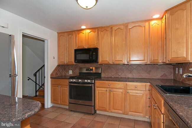 Building Photo - 5504 Beech Ave