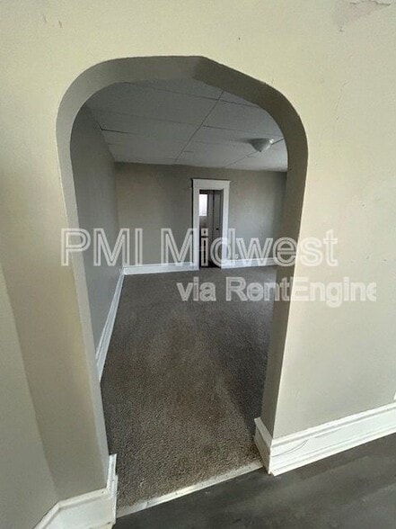 Building Photo - 2516 S Washington St