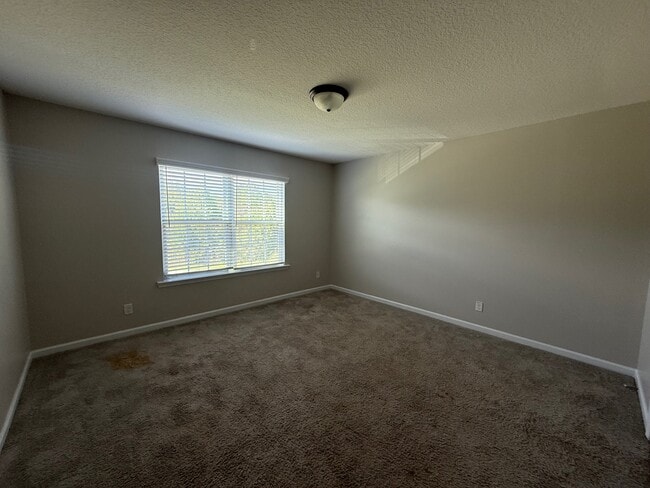 Building Photo - 50 Huntington Dr