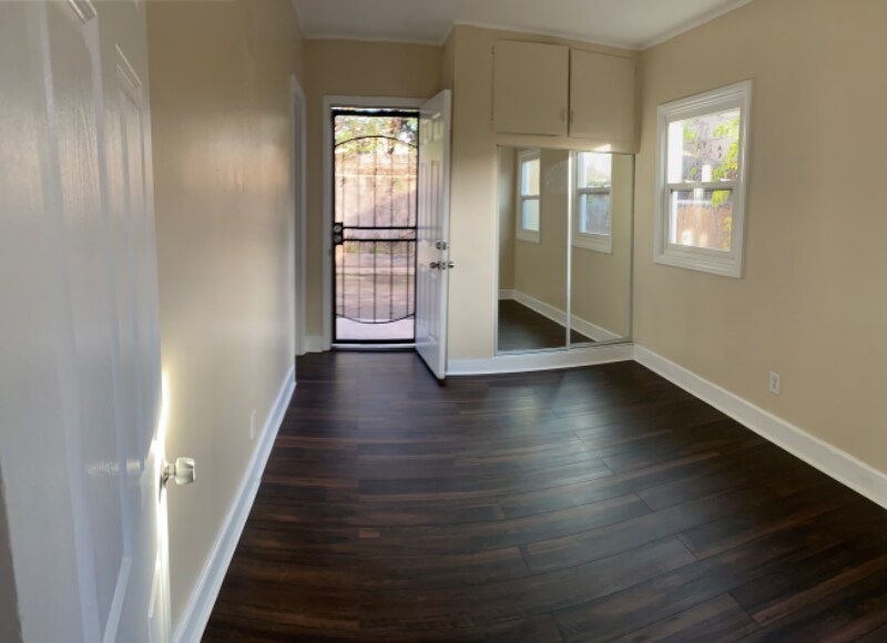 Building Photo - 619 42nd St