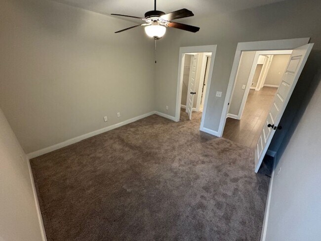 Building Photo - 347 Willow Pointe Dr