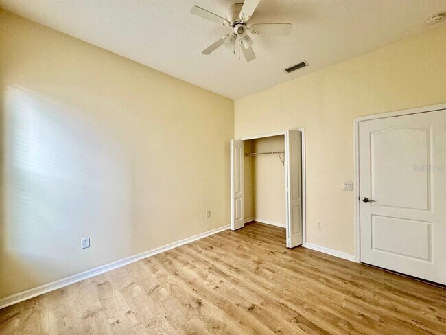 Building Photo - 3989 Windcrest Dr