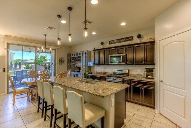 Building Photo - Stunning Home with Pool in La Estancia and...