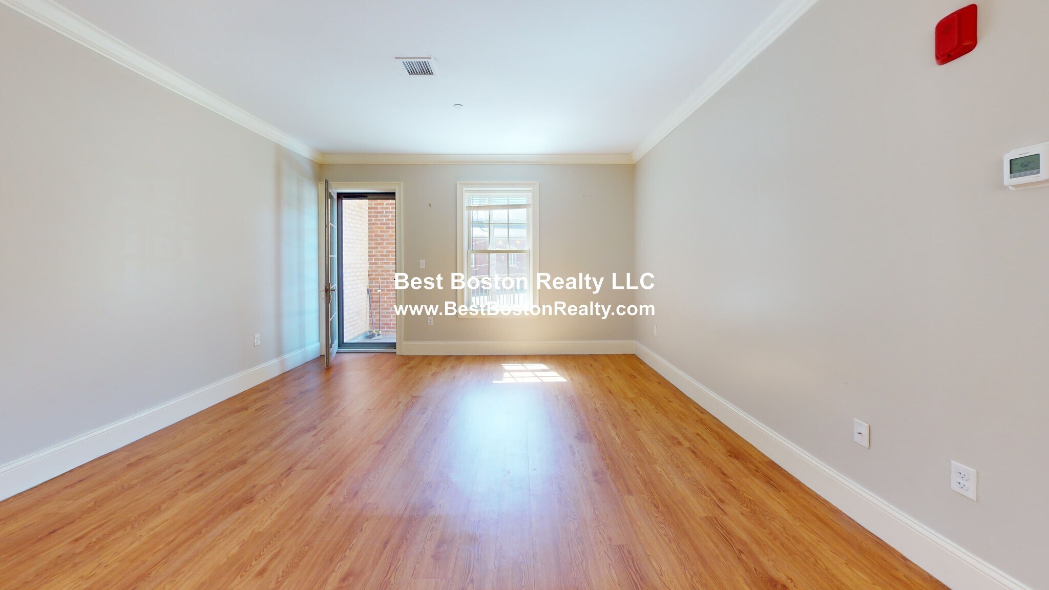 Building Photo - 286 Main St