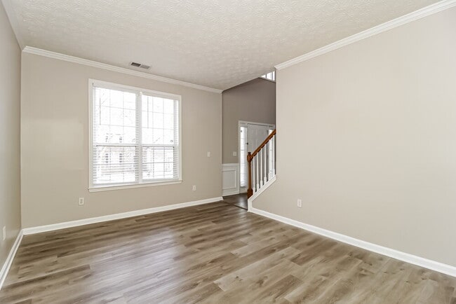 Building Photo - 3130 Kirkwood Dr NW