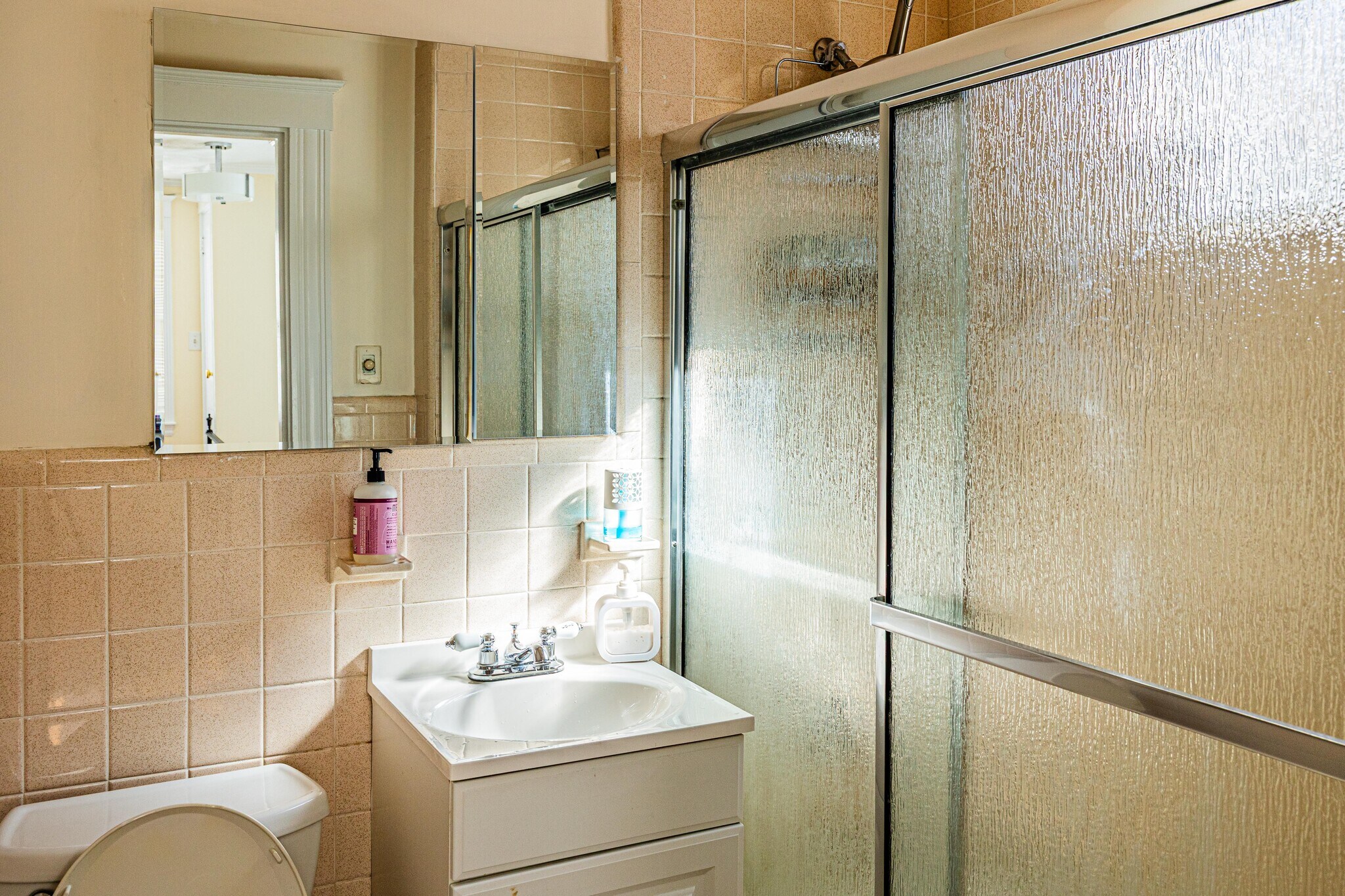 Building Photo - 85 Beach Rd