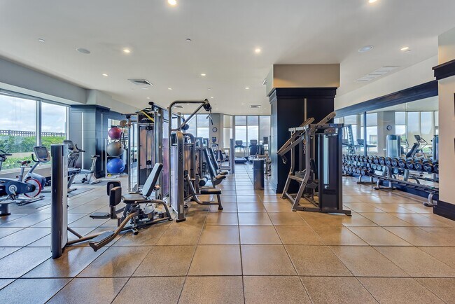 Building Photo - 2700 N Ocean Dr