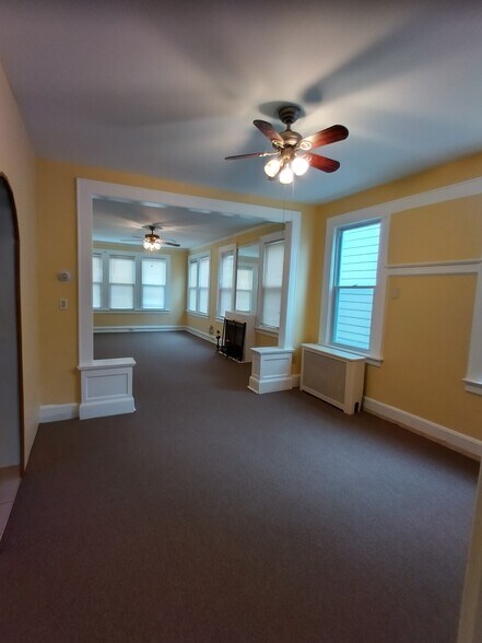 Building Photo - 29 Parkview Ave