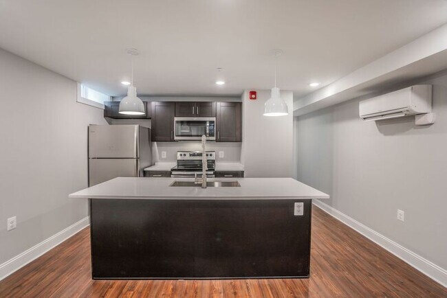 Building Photo - 310 E Lanvale St