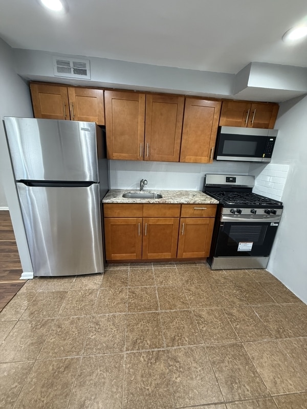 Building Photo - 4132 Longshore Ave