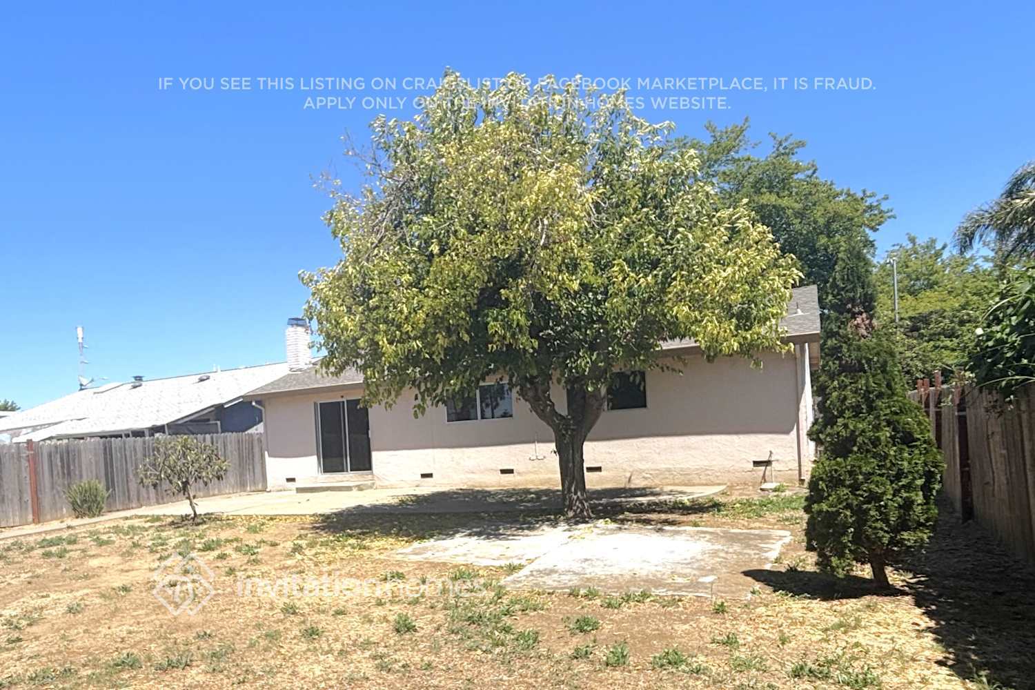 Building Photo - 525 Falcon Dr