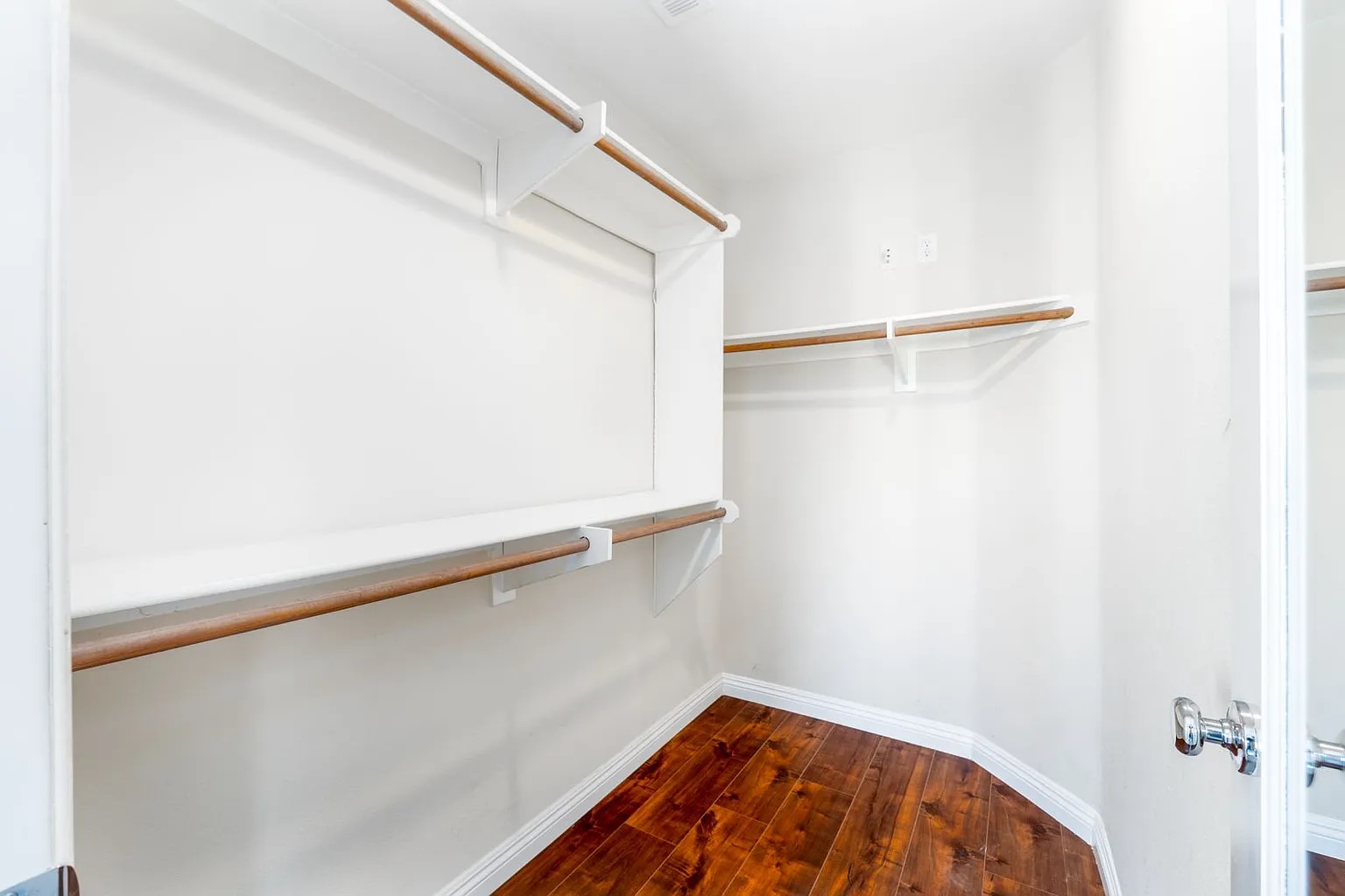 Building Photo - 25357 Avanti Ct