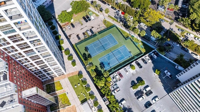 Building Photo - 1541 Brickell Ave