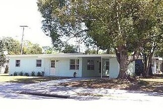 Building Photo - 4401 Marilyn Ave