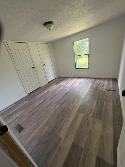 Building Photo - 6500 US-60