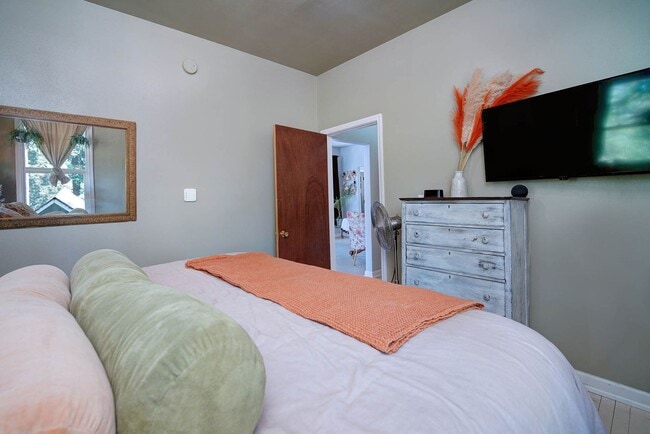 Building Photo - 13027 40th Ave S