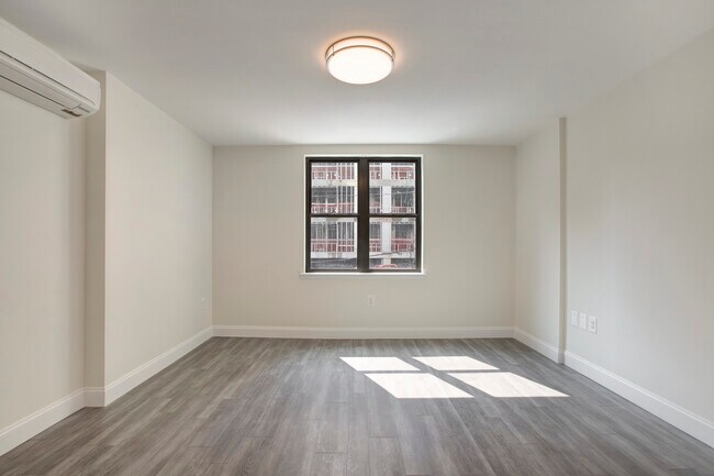 Building Photo - 531 Tinton Ave