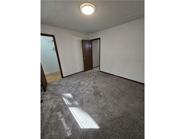 Building Photo - 6662 84th Ct N