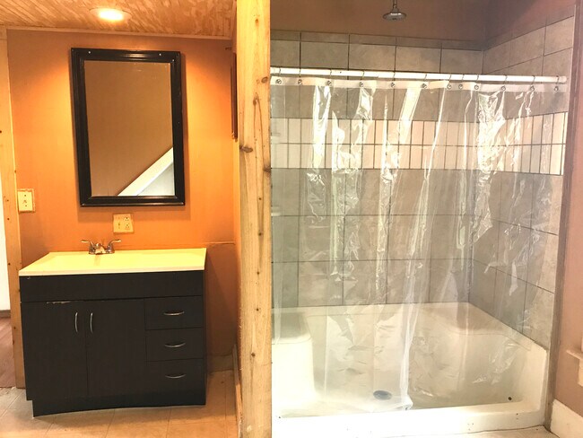 Building Photo - 1374 E Canal St