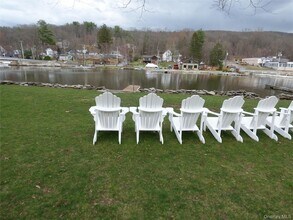 Building Photo - 9 Fredericks Rd