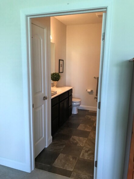 Building Photo - 690 Whitetail Dr