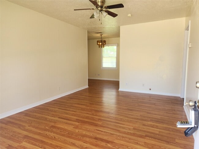 Building Photo - 2914 Vance