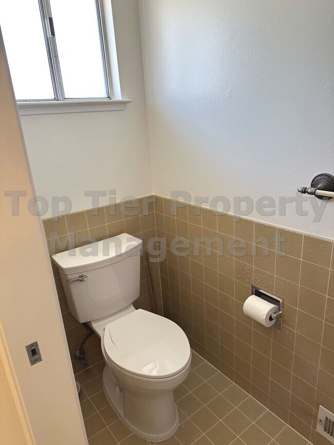 Building Photo - Very nice 3 Bed, 2 Bath, 1,919 Sqft Walnut Creek house available July 24th for lease !