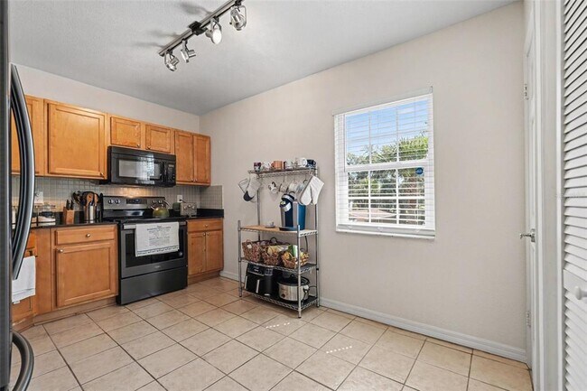 Building Photo - 10346 Carrollwood Ln