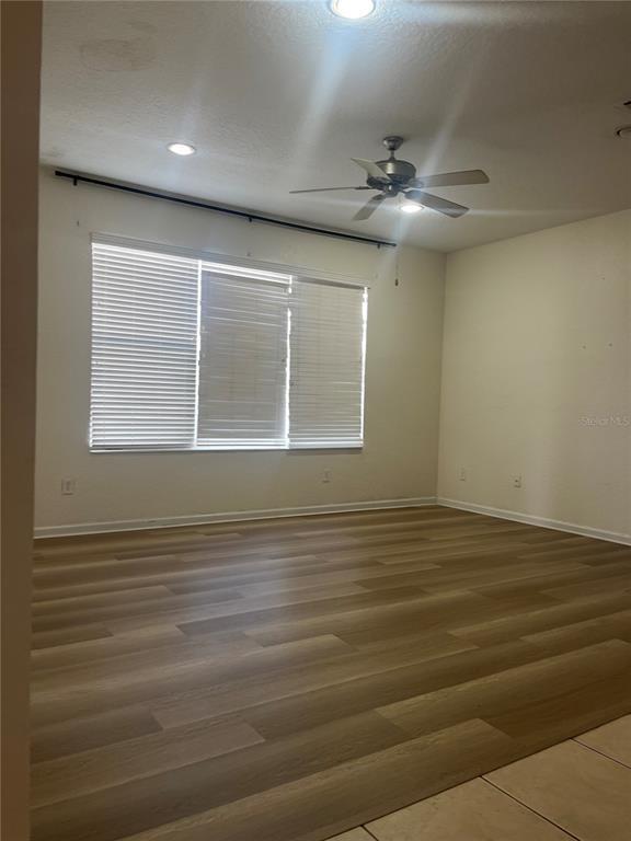 Building Photo - 4943 SW 41st Pl