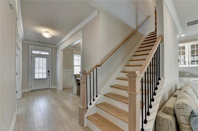 Building Photo - 1561 Branthaven Ln