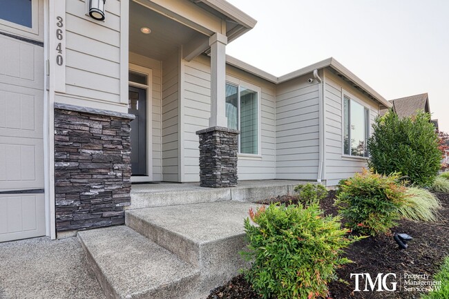 Building Photo - Single level 4 Bedroom 2 Bathroom Home in ...