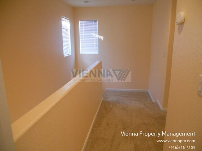 Building Photo - Cute Home for Rent in Roseville!