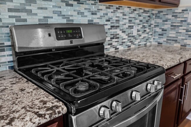 Building Photo - 1907 Heather Cove Ct