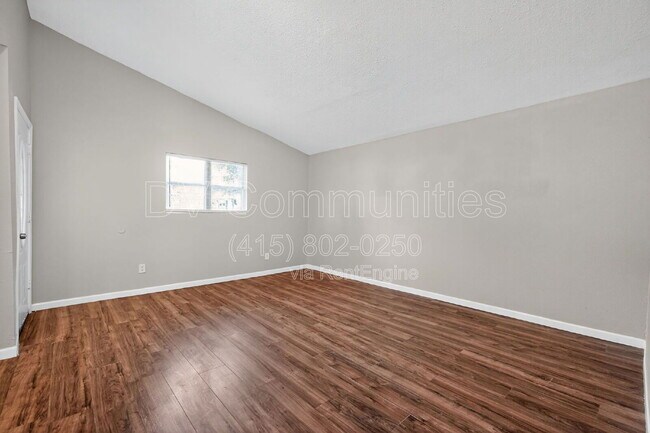 Building Photo - 24415 Lightwoods Dr