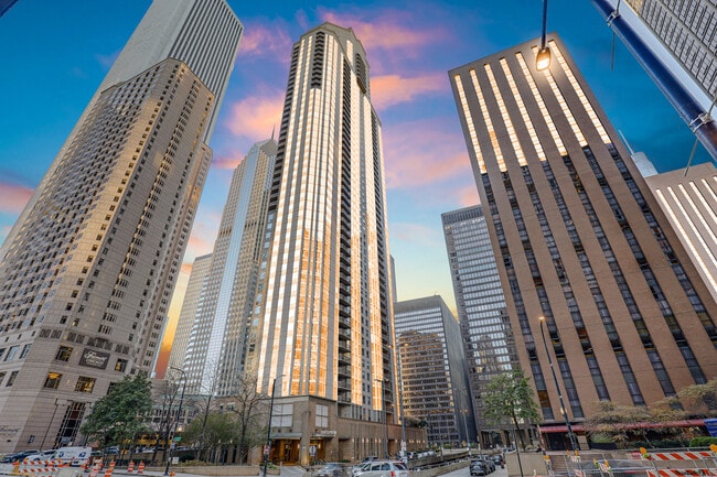 Building Photo - 222 N Columbus Dr