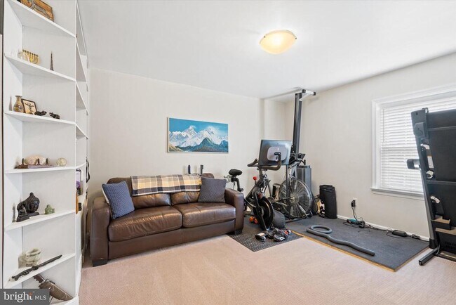 Building Photo - 3332 Spring Ln